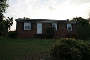 Building Photo - 3777 Sedgefield Dr