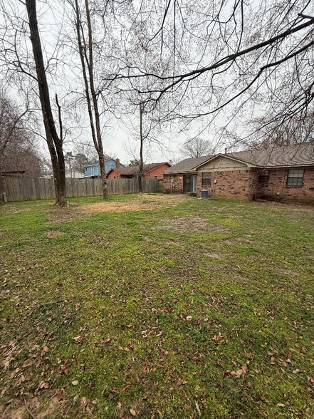 Building Photo - 1509 N Louisville Ave