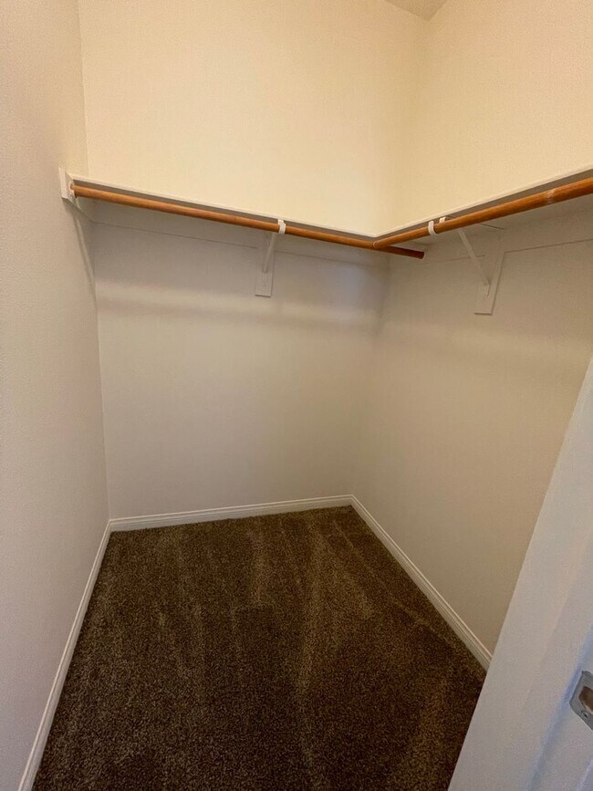 Building Photo - Beautiful Single Story Home in Gated Commu...