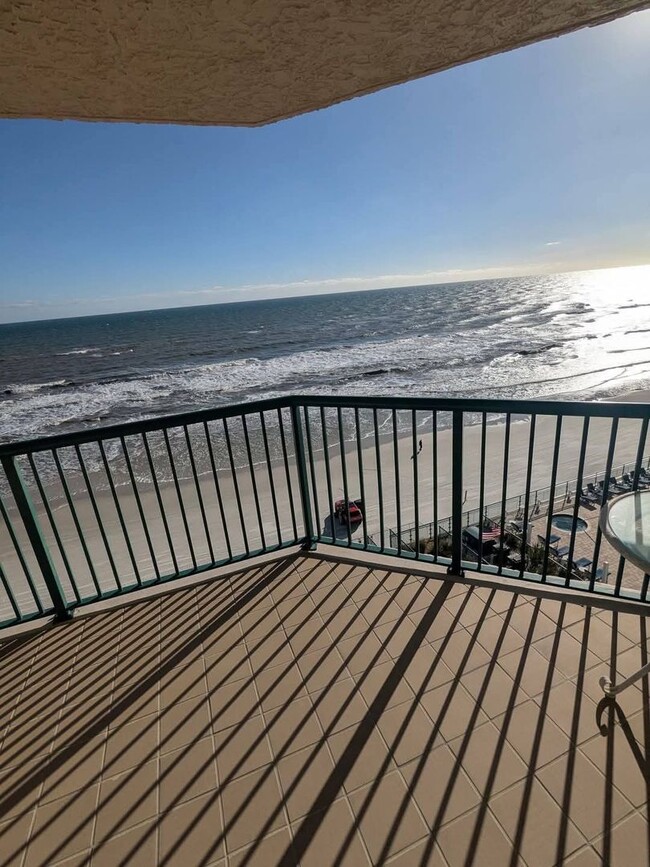 Building Photo - Ocean Front Fully Furnished