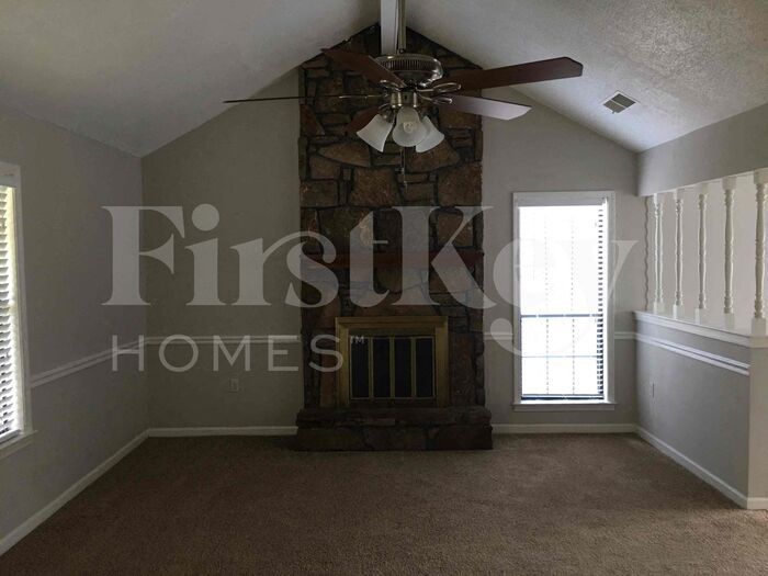 Building Photo - 4884 Walden Glen St