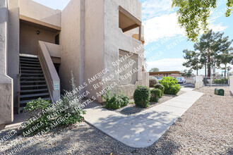 Building Photo - 5035 N 17th Ave
