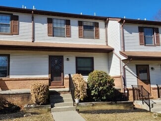 Building Photo - 267 Riva Dr