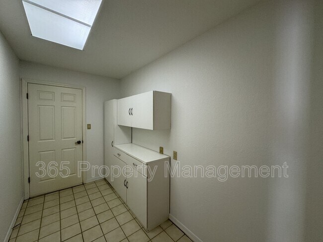 Building Photo - 21164 Burkhart Dr