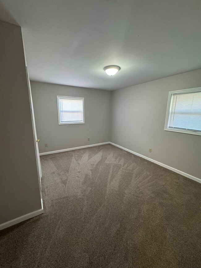 Building Photo - 1581 Roberts Rd