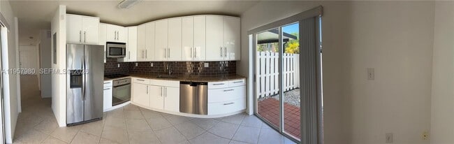 Building Photo - 3810 SW 153rd Pl