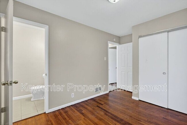 Building Photo - 10115 Saffron Dr