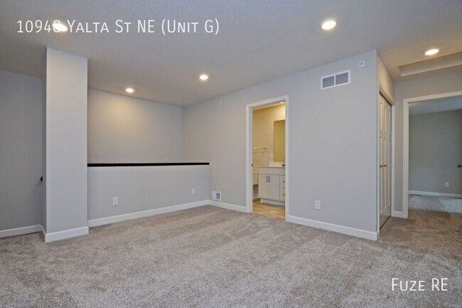 Building Photo - 10948 Yalta St NE