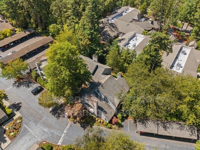 Building Photo - 4000 Carman Dr