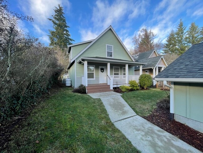Building Photo - Craftsman Style 3 Bed/2 Bath Home - Bremerton