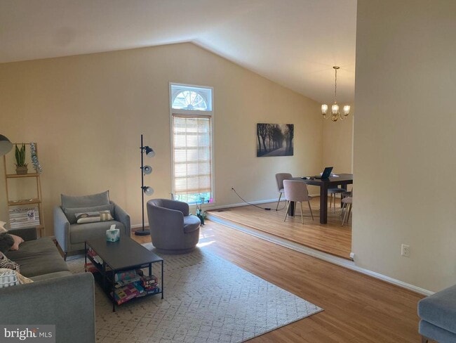 Building Photo - 947 Farm Haven Dr