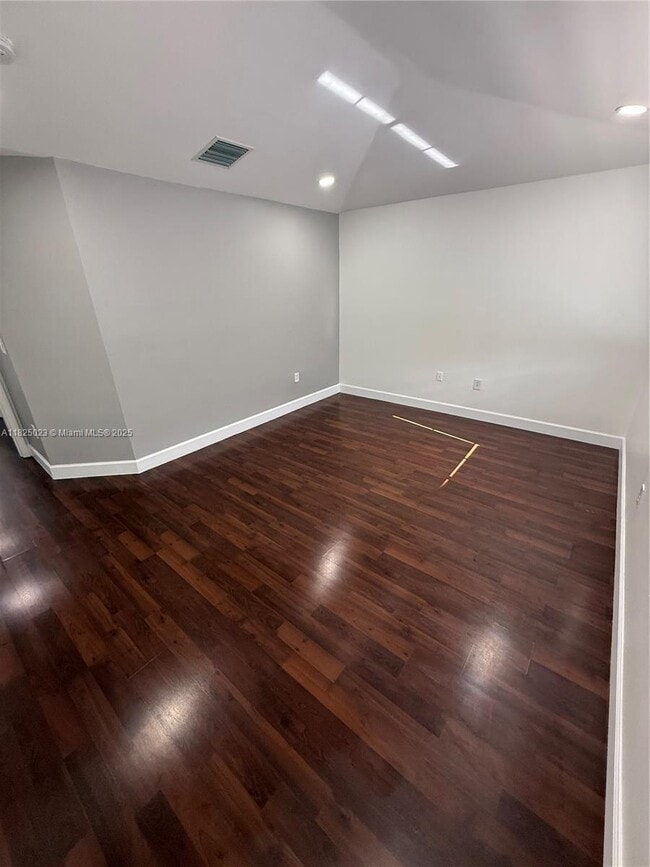 Building Photo - 8660 SW 161st Ave