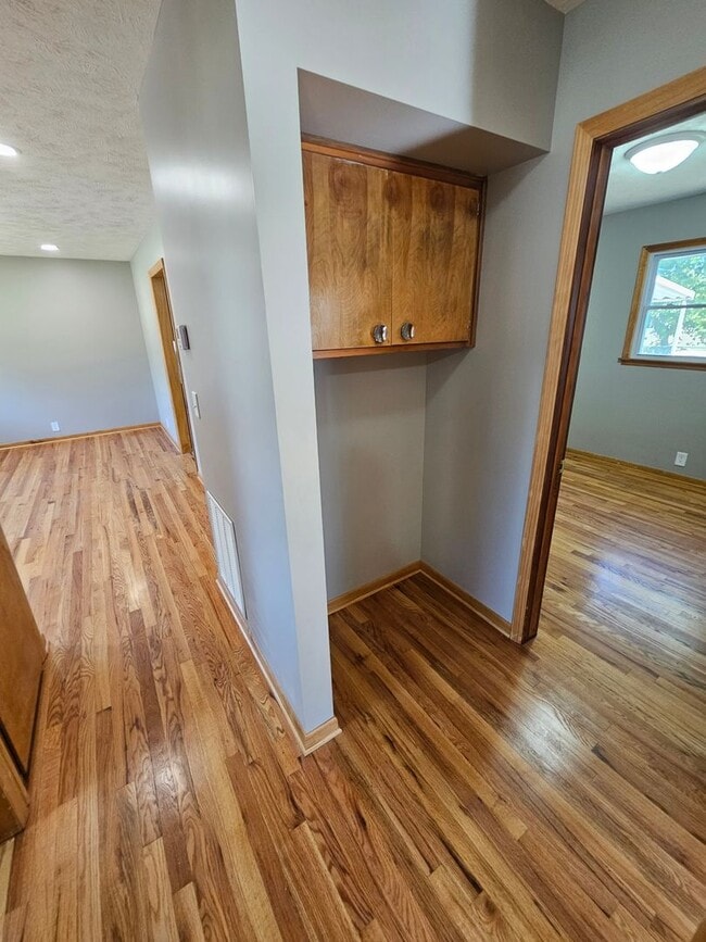 Building Photo - Single Family with basement