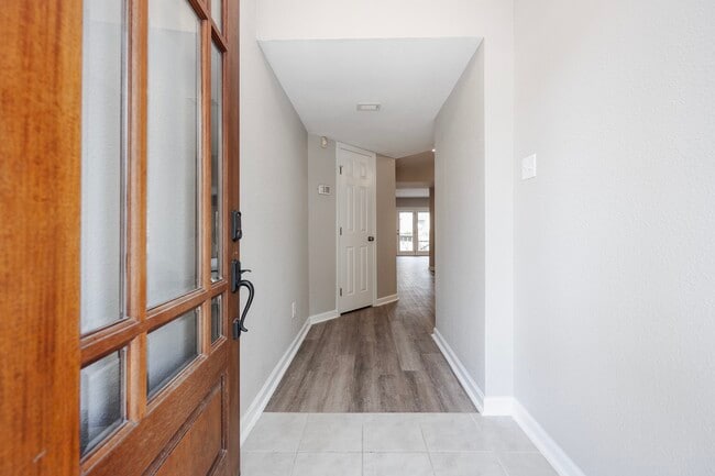 Building Photo - 5005 Georgi Ln