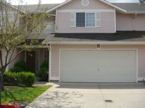 Building Photo - Move In Special-One Week Free