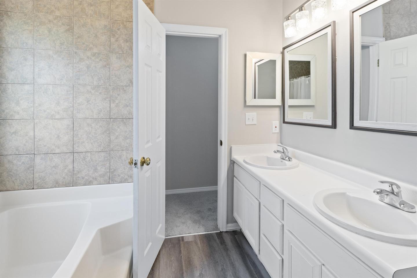 Building Photo - Spacious Lithonia Gem in a Quiet Community