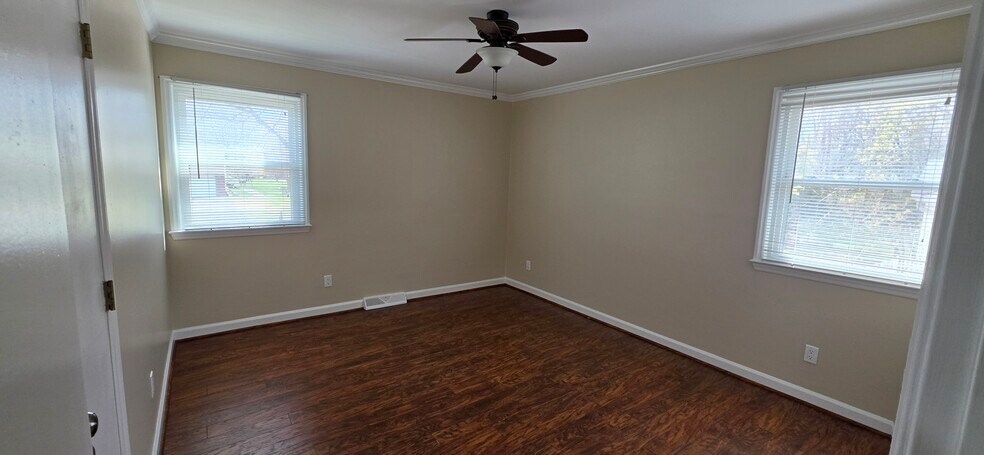 Building Photo - 1010 Damon Dr