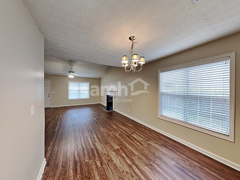 Building Photo - 805 Chatham Park Dr