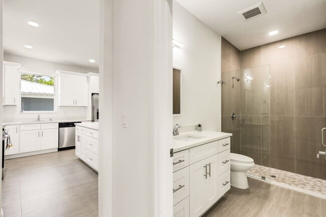 Building Photo - Brand New Tampa Home!!!