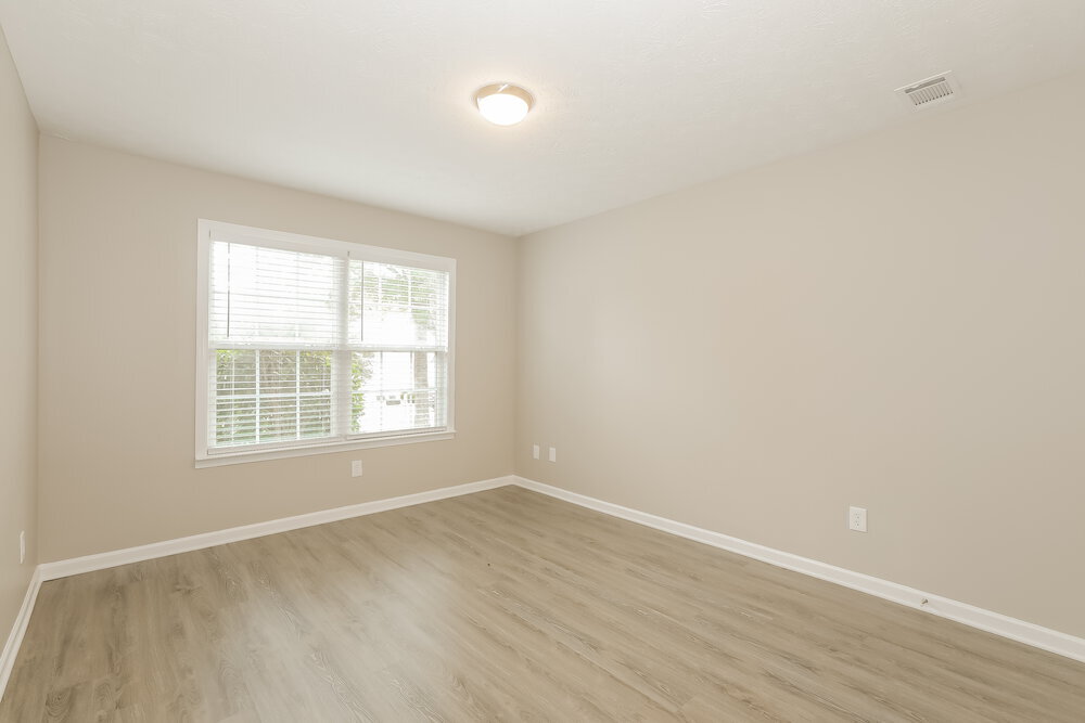 Building Photo - 2452 Temple View Dr