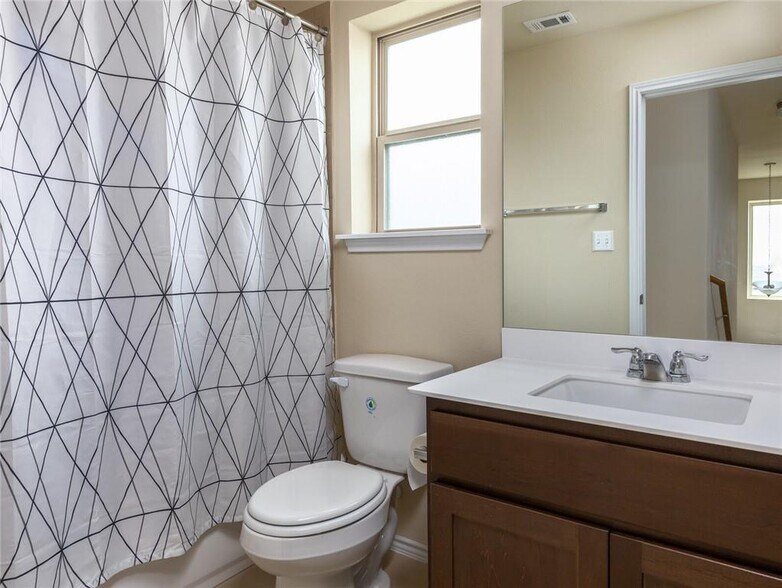 Second full bathroom - 1014 Chad Loop