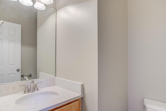 Building Photo - 1007 Brickstone Dr
