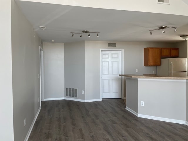 Building Photo - 8457 Towne Center Cir
