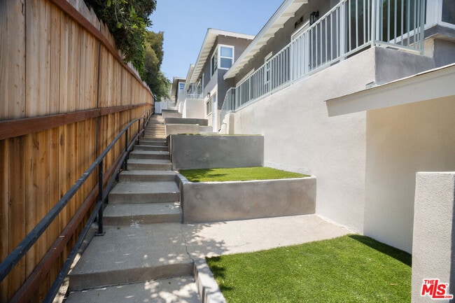 Building Photo - 7131 Ramsgate Ave