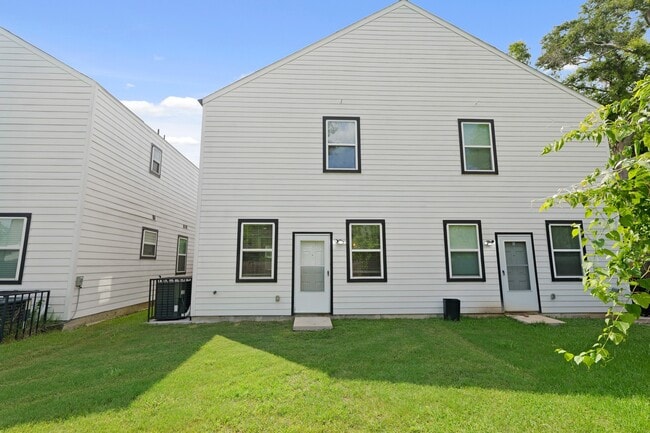 Building Photo - 5544 Shreveport Blvd