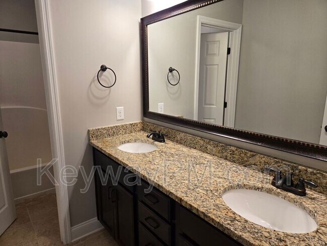 Building Photo - 716 Herrington Dr