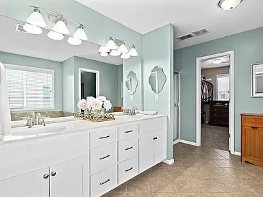 Building Photo - 8401 W 127th Cir