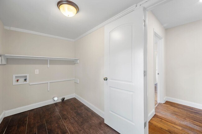 Building Photo - 204 Booth Rd