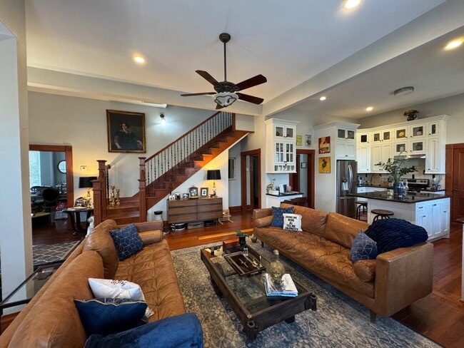 Building Photo - 1615 Houston Ave