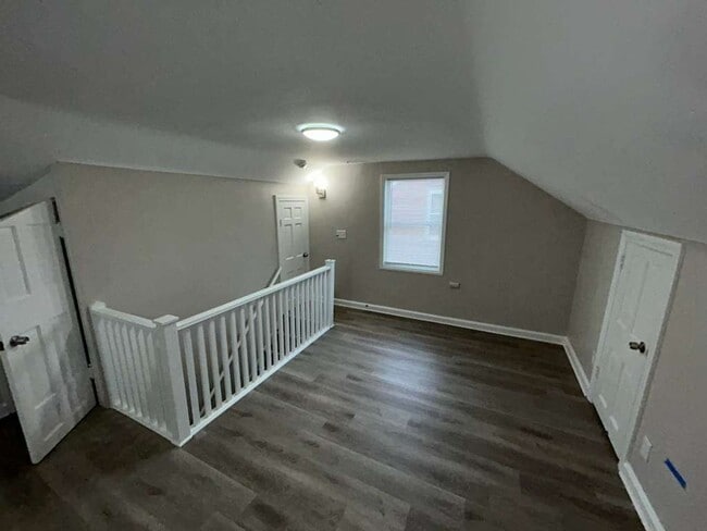 Building Photo - Cute 3 Bedroom Bungalow