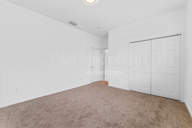 Building Photo - 10886 Cory Lake Dr