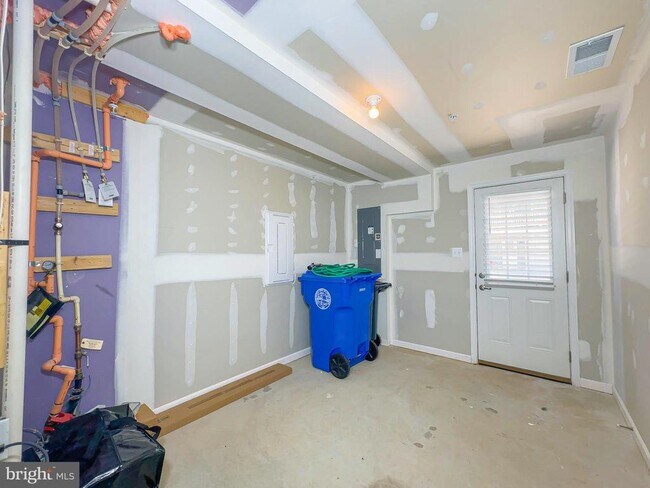 Building Photo - 72 Caswell Dr