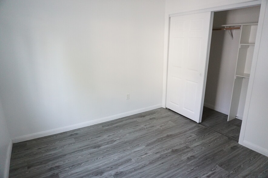 Building Photo - 14820 Devonshire St