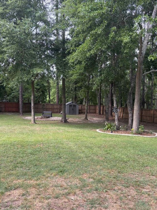 Building Photo - 1121 Archangel Way