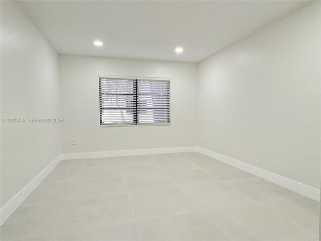 Building Photo - 7913 SW 104th St