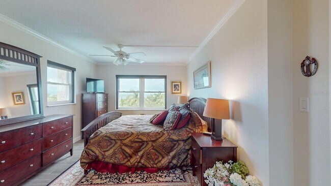 Building Photo - 1120 N Shore Dr NE