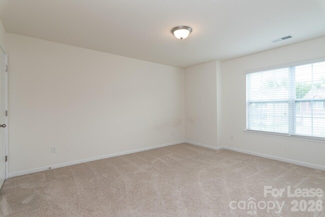 Building Photo - 180 King William Dr