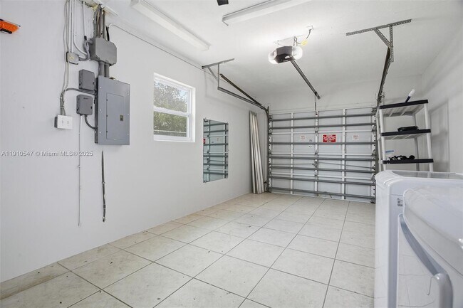 Building Photo - 5250 SW 96th Ave