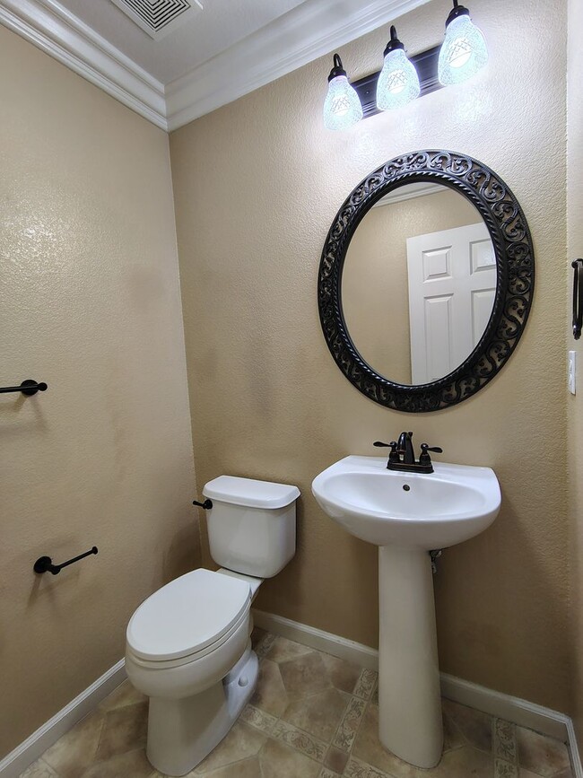 Building Photo - 13606 Brook Way