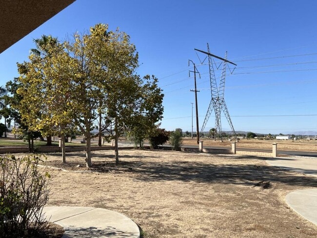Building Photo - 25805 McLaughlin Rd