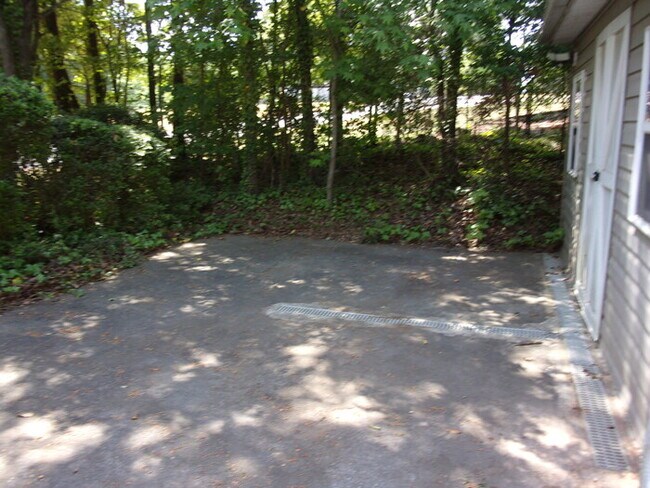 Building Photo - Recently Updated and Refreshed 3 Bedroom 2 Bath Home in Fort Mill
