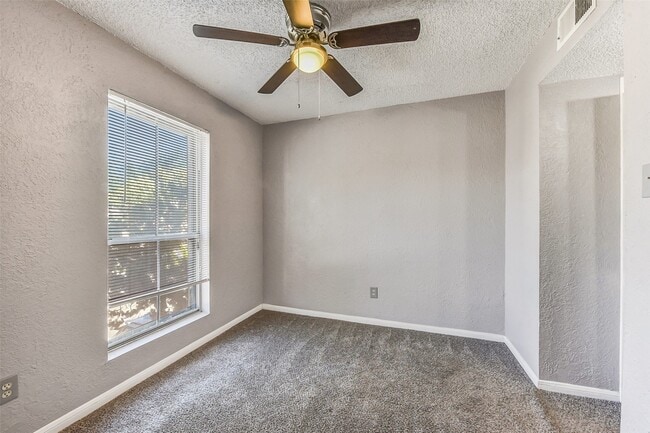 Building Photo - 1516 Bay Area Blvd