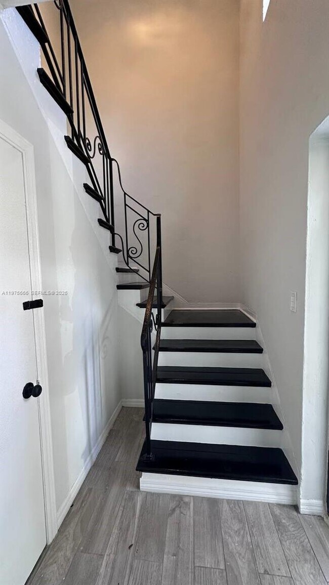 Building Photo - 320 SW 29th Rd