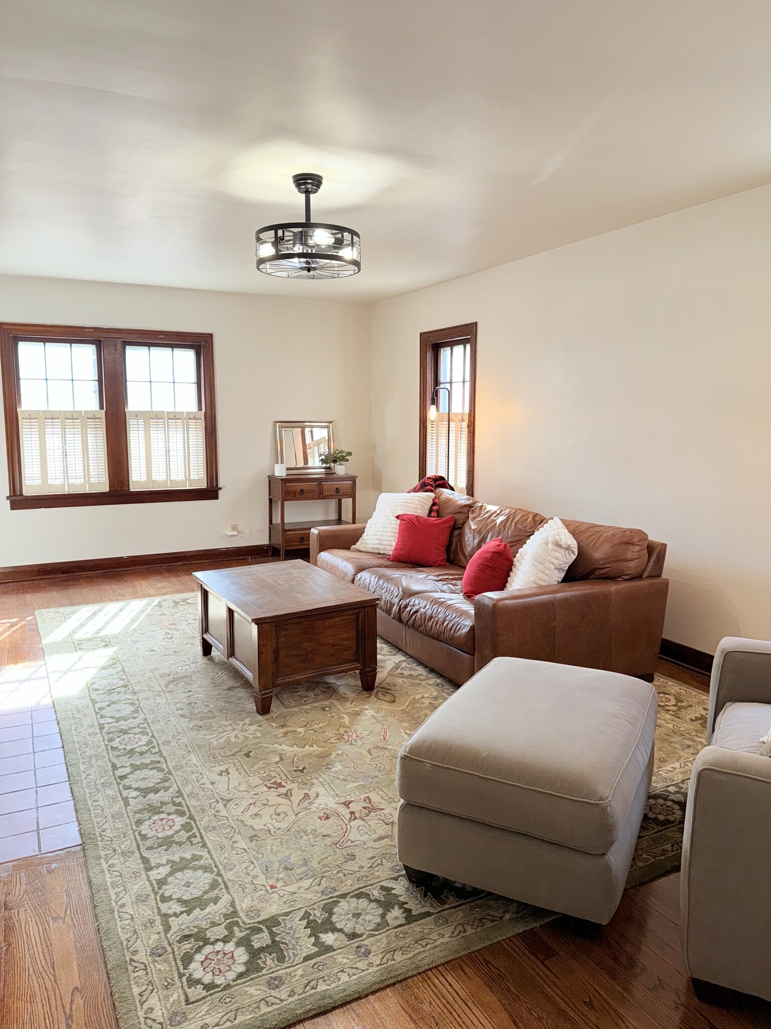 Building Photo - 612 W Washington St