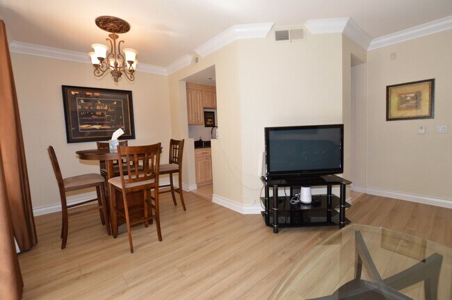 Building Photo - Fully Furnished, 1 Bd / 1 Ba Luxury Condo