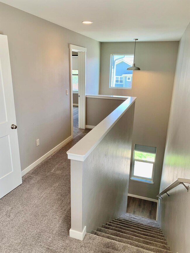 Building Photo - 250 Andesite Ave